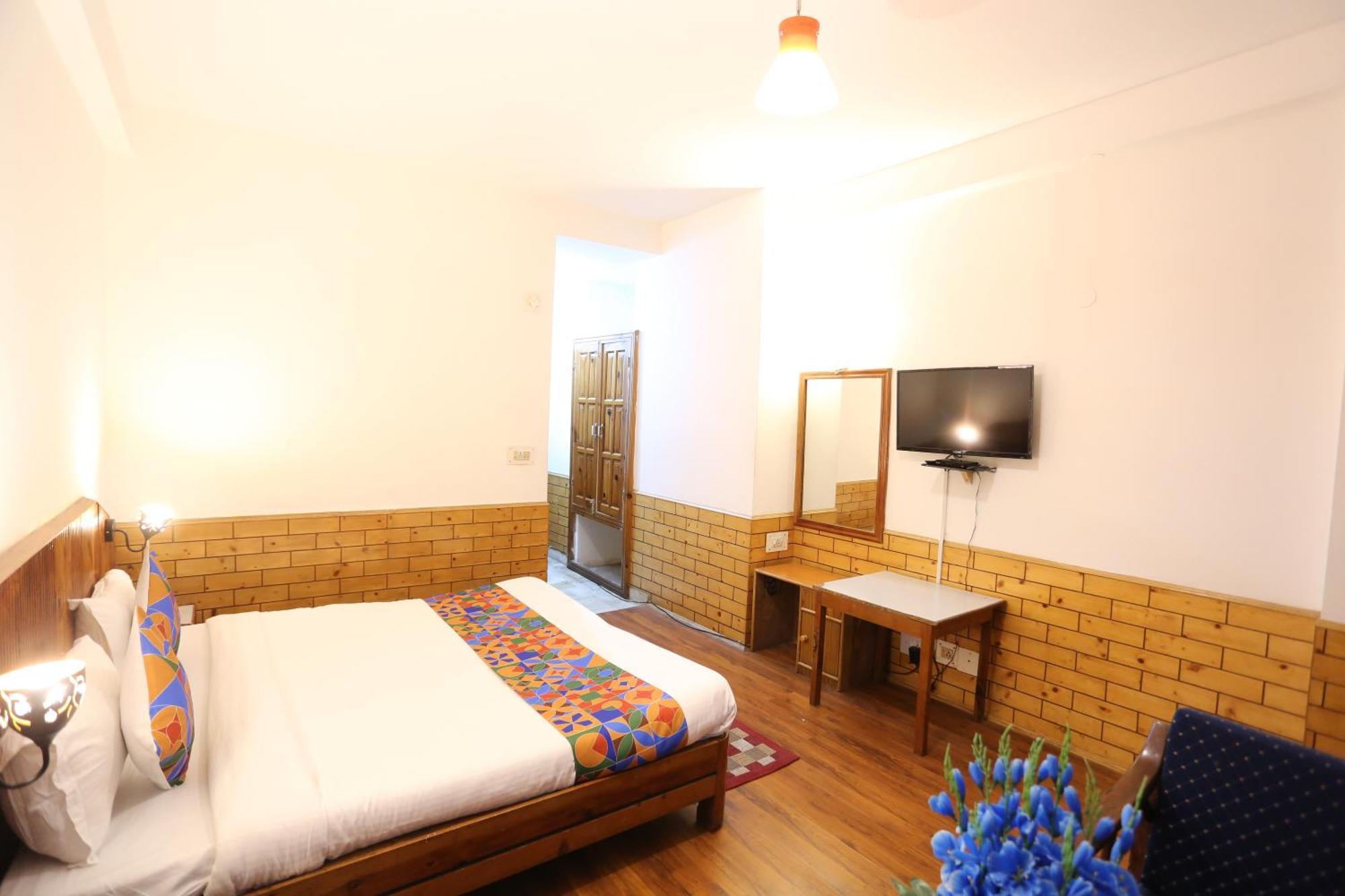 Hotel Surbhi Vashist ภายนอก รูปภาพ