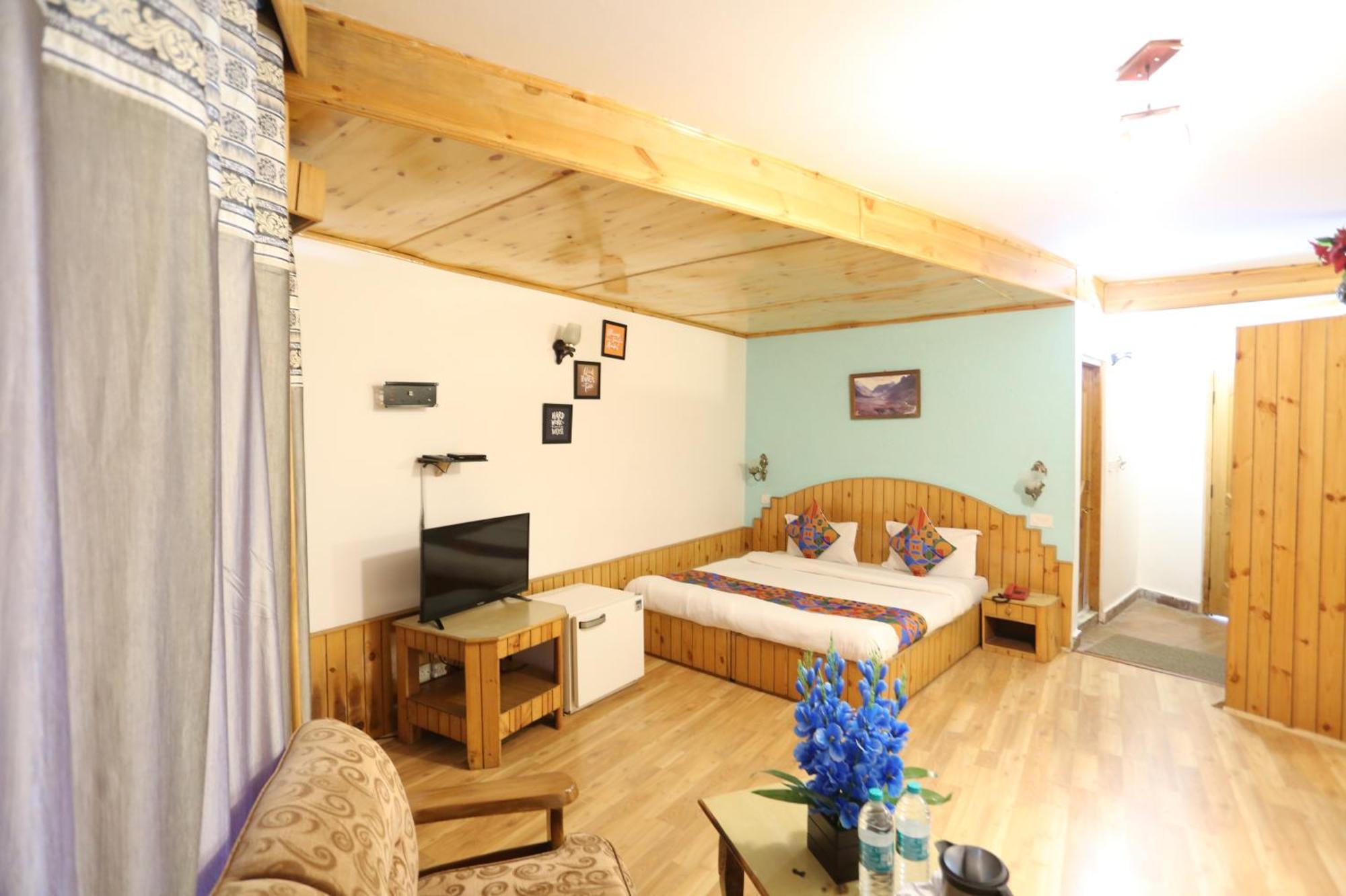 Hotel Surbhi Vashist ภายนอก รูปภาพ