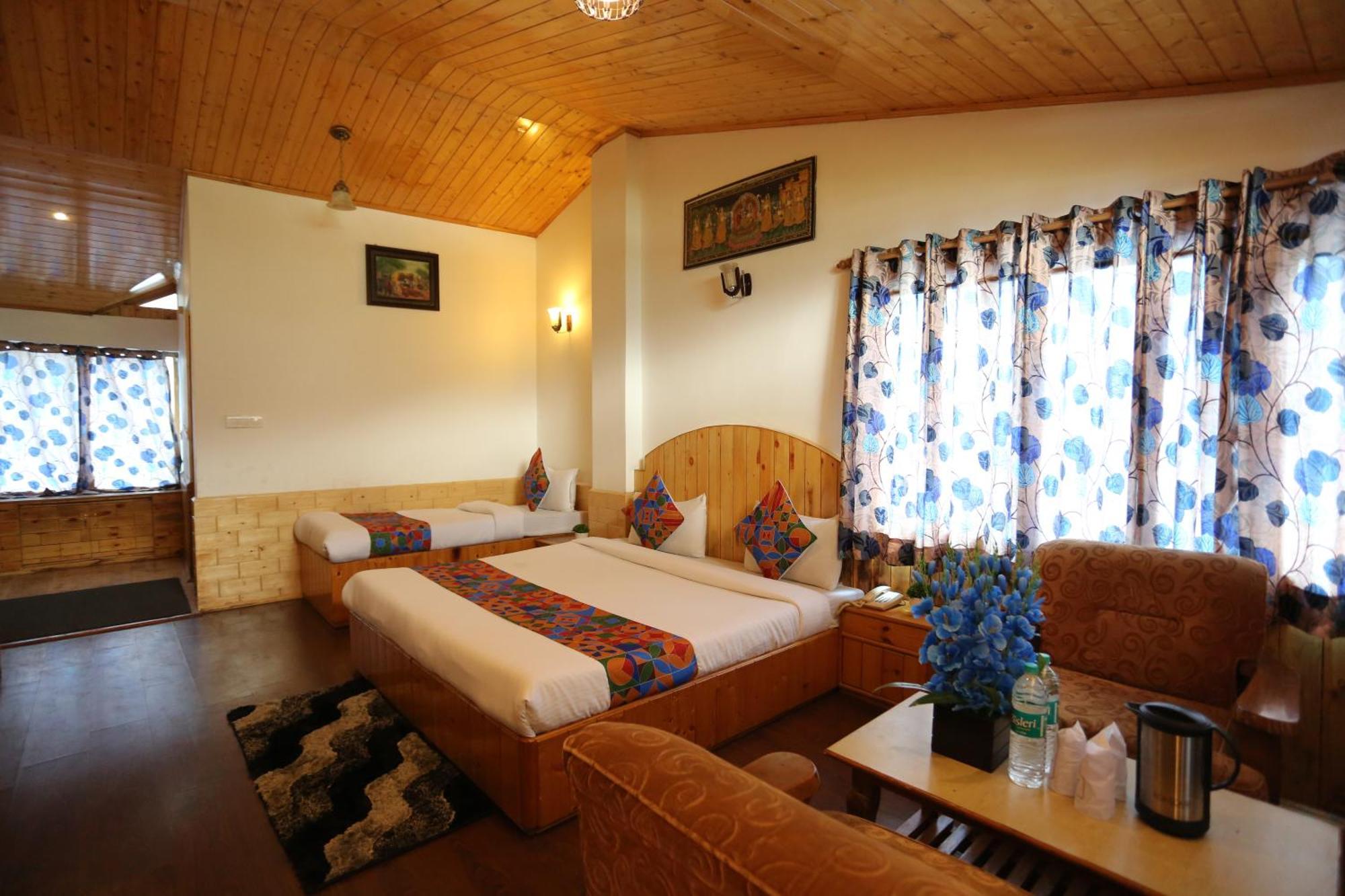 Hotel Surbhi Vashist ภายนอก รูปภาพ