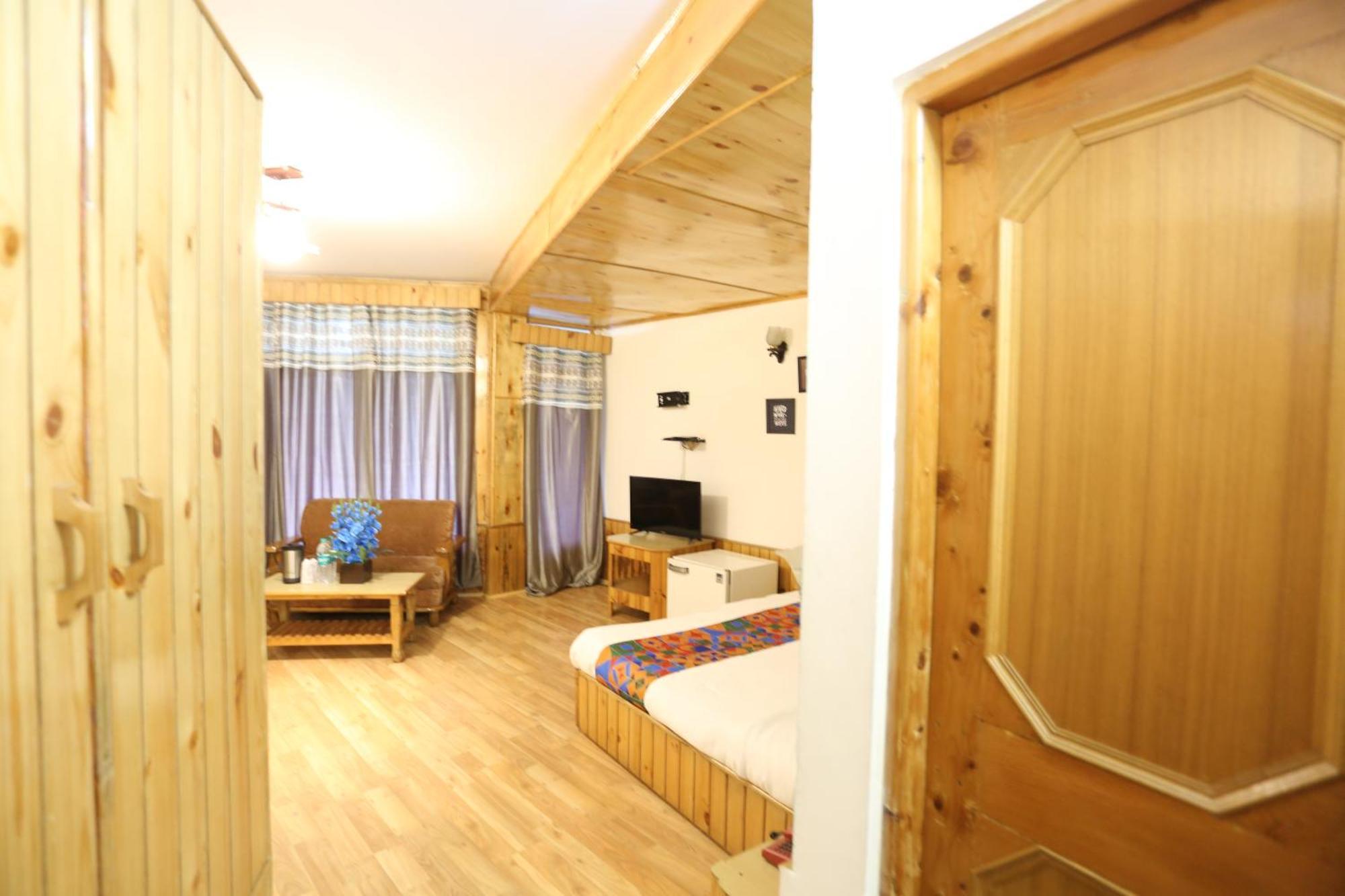 Hotel Surbhi Vashist ภายนอก รูปภาพ