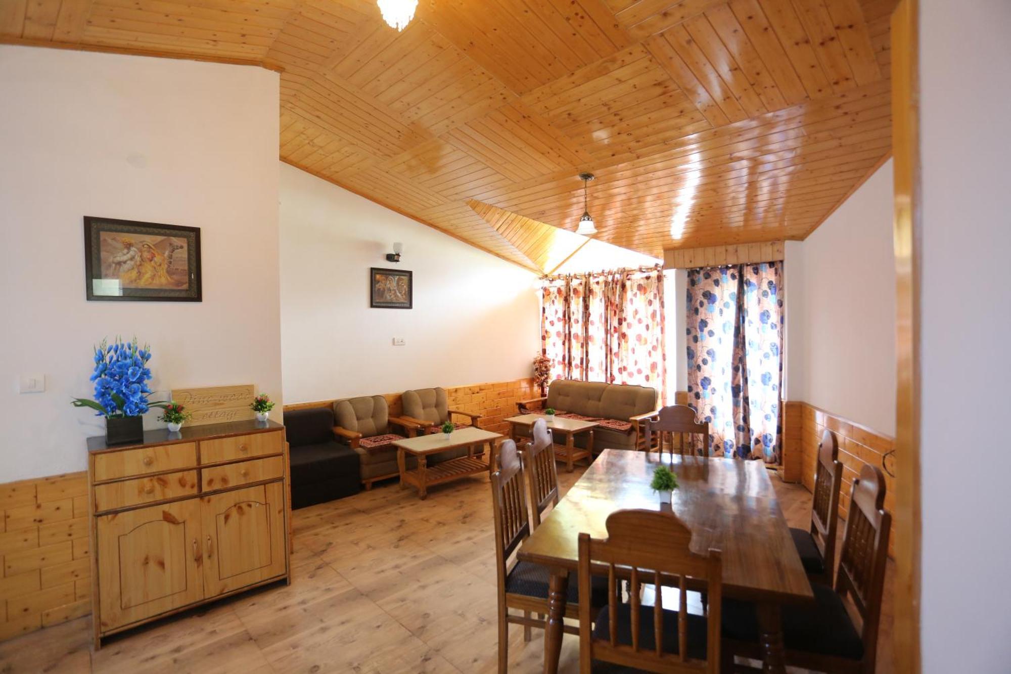 Hotel Surbhi Vashist ภายนอก รูปภาพ